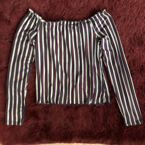 Ruffle Top - Picture 3 of 4